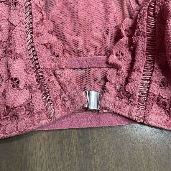 Victoria's Secret Underwire Bra 34C - Picture 3 of 4